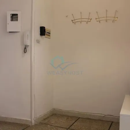 Apartment P R A T I Cozy Urban Escape *