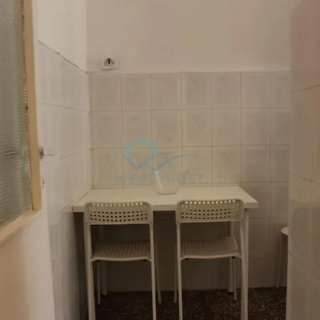 P R A T I Cozy Urban Escape *