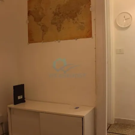 P R A T I Cozy Urban Escape *