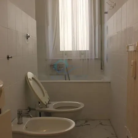 P R A T I Cozy Urban Escape Apartman *