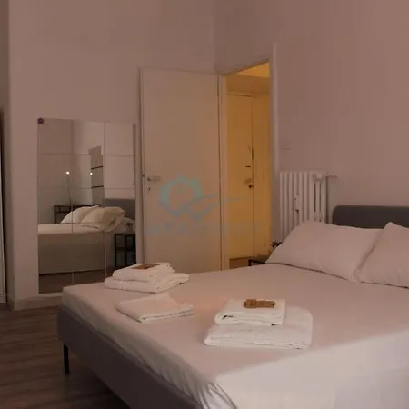 P R A T I Cozy Urban Escape Apartman